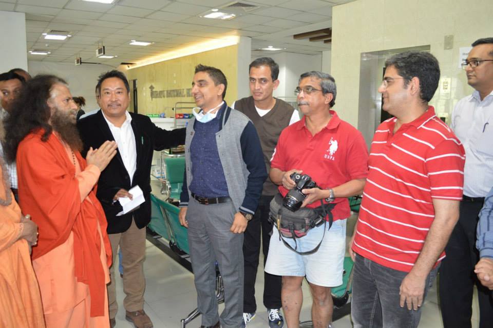 Pujya Swamiji Meets Patients in Nepal (2)